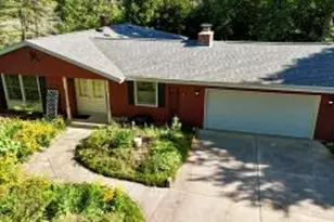 10134 Flagstone Dr, Cedarburg, WI 53012 - Photo 1