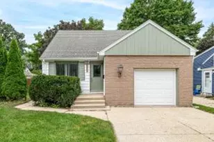 1009 S 111th Pl, West Allis, WI 53214 - Photo 1