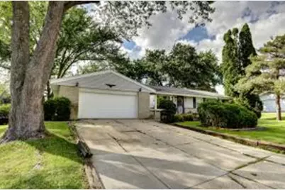 W163N9517  Cheyenne Dr, Menomonee Falls, WI 53051 - Photo 1