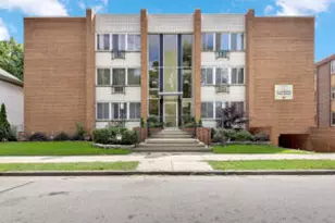 825 E Henry Clay St, Whitefish Bay, WI 53217 - Photo 1