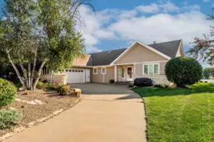 1352 Nakomis Ave, La Crosse, WI 54603 - Photo 1