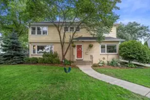 6300 N Santa Monica Blvd, Whitefish Bay, WI 53217 - Photo 1