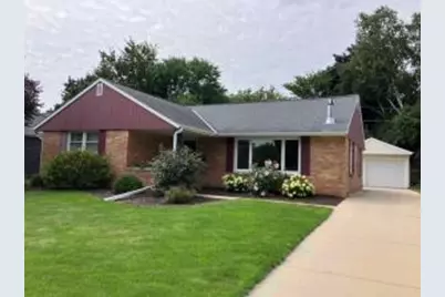 W62N321  Hanover Ave, Cedarburg, WI 53012 - Photo 1