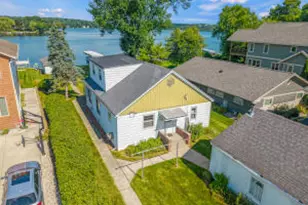 N28W27564 Peninsula Dr, Pewaukee, WI 53072 - Photo 1