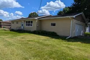 515 W Montgomery St, Sparta, WI 54656 - Photo 1