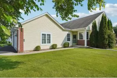 993  Niagara Ct, Port Washington, WI 53074 - Photo 1