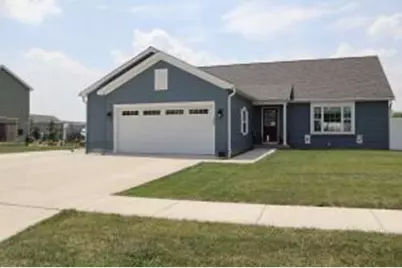 129  Spring Dr, Walworth, WI 53184 - Photo 1