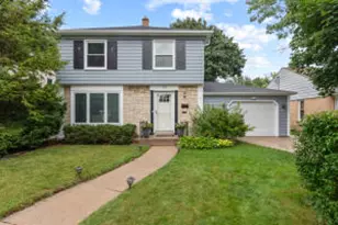 162 N 91st Pl, Milwaukee, WI 53226 - Photo 1