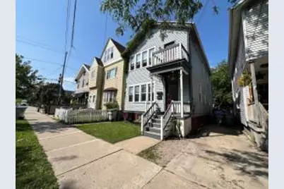 1709 N Astor St, Milwaukee, WI 53202 - Photo 1