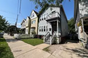 1709 N Astor St, Milwaukee, WI 53202 - Photo 1