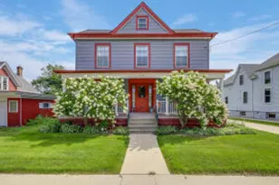 617 N 6th St, Manitowoc, WI 54220 - Photo 1