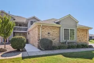 9213 S Aspen Dr, Oak Creek, WI 53154 - Photo 1