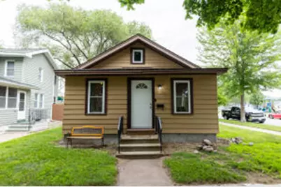 2302  Wood St, La Crosse, WI 54603 - Photo 1