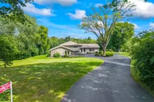 S58W22640 Glengarry Rd, Waukesha, WI 53189 - Photo 1