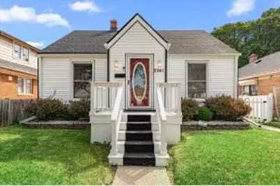 2041  Howe St, Racine, WI 53403 - Photo 1