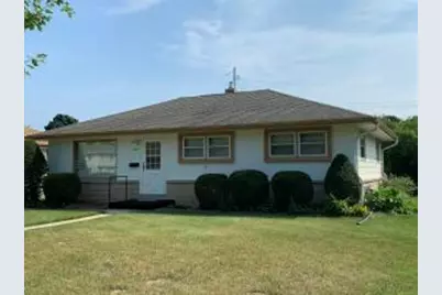 7425 W Honey Creek Dr, Milwaukee, WI 53219 - Photo 1