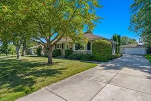 W146N8580 Mac Arthur Dr, Menomonee Falls, WI 53051 - Photo 1