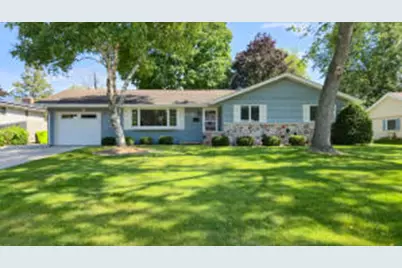 208  Hazel Ln, Hartland, WI 53029 - Photo 1