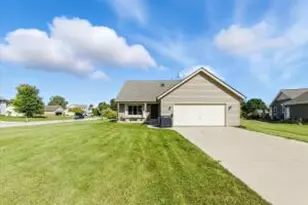 126 Plank Ct, Mukwonago, WI 53149 - Photo 1