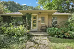 N87W15717 Kenwood Blvd, Menomonee Falls, WI 53051 - Photo 1