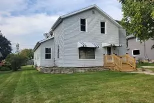 812 E Walnut St, Horicon, WI 53032 - Photo 1