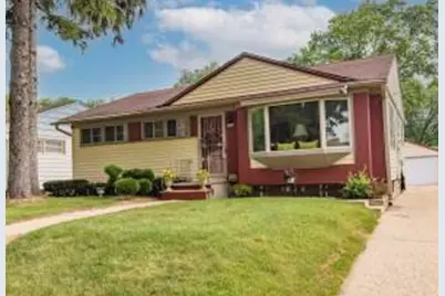8164 W Muriel Pl, Milwaukee, WI 53218 - Photo 1