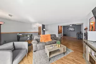 3545 E Oakshire Dr, Oak Creek, WI 53154 - Photo 1