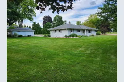 21521 W Woodland Dr, New Berlin, WI 53146 - Photo 1