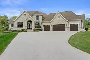 W336S981 Riemer Ct, Delafield, WI 53066 - Photo 1