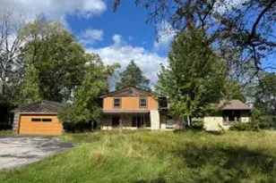 114 W Mequon Rd, Mequon, WI 53092 - Photo 1