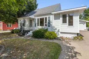 1421 Hyde Ave, La Crosse, WI 54601 - Photo 1