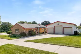 5803 S Lake Dr, Cudahy, WI 53110 - Photo 1