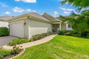 630 S Stone Rdg Dr, Lake Geneva, WI 53147 - Photo 1