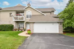 9279 W Elm Ct, Franklin, WI 53132 - Photo 1