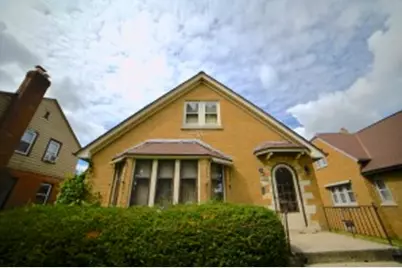 4215 N 19th St, Milwaukee, WI 53209 - Photo 1