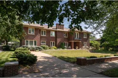 229  17th St, La Crosse, WI 54601 - Photo 1