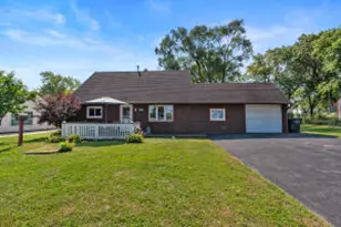 6927 W Bottsford Ave, Greenfield, WI 53220 - Photo 1