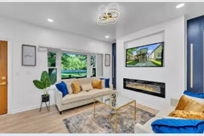 604 N 40th St, Milwaukee, WI 53208 - Photo 1