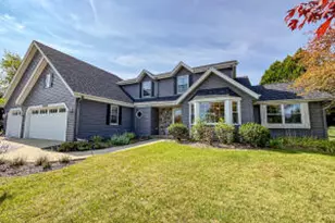 N75W23241 N Ridgeview Cir, Sussex, WI 53089 - Photo 1