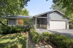 9100 N Santa Monica Blvd, Bayside, WI 53217 - Photo 1