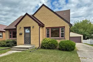 1161 N 10th Ave, West Bend, WI 53090 - Photo 1