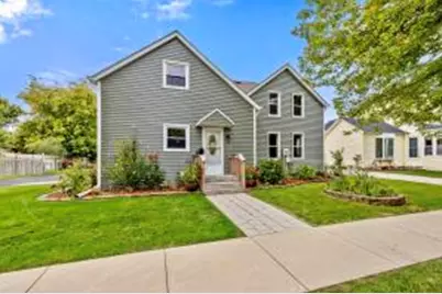 434 S Lyman St, Oconomowoc, WI 53066 - Photo 1