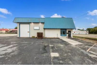 2904  Calumet Ave, Manitowoc, WI 54220 - Photo 1