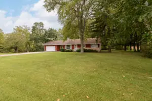 10905 W Oakwood Rd, Franklin, WI 53132 - Photo 1