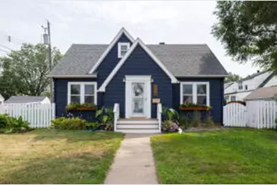 719  23rd St, La Crosse, WI 54601 - Photo 1