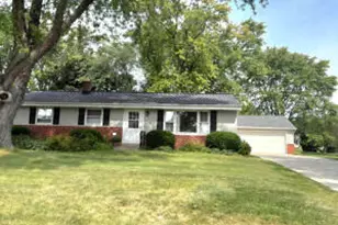 N62W23794 Hickory Dr, Sussex, WI 53089 - Photo 1