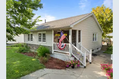 727  Rogers Ct, Lake Geneva, WI 53147 - Photo 1