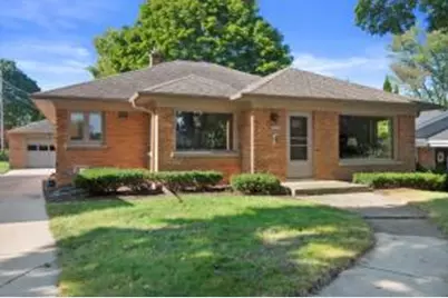 10319 W Melvina St, Wauwatosa, WI 53222 - Photo 1