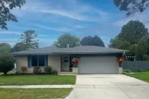 N91W6149 Arbor Dr, Cedarburg, WI 53012 - Photo 1