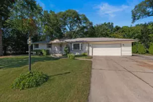 3253 S 147th St, New Berlin, WI 53151 - Photo 1